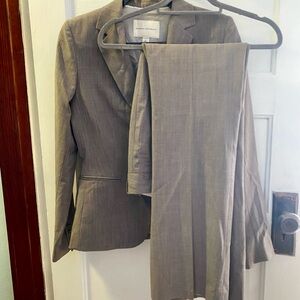 Banana Republic: Women’s Size 8 Suit Pants and Blazer. Classic Beige